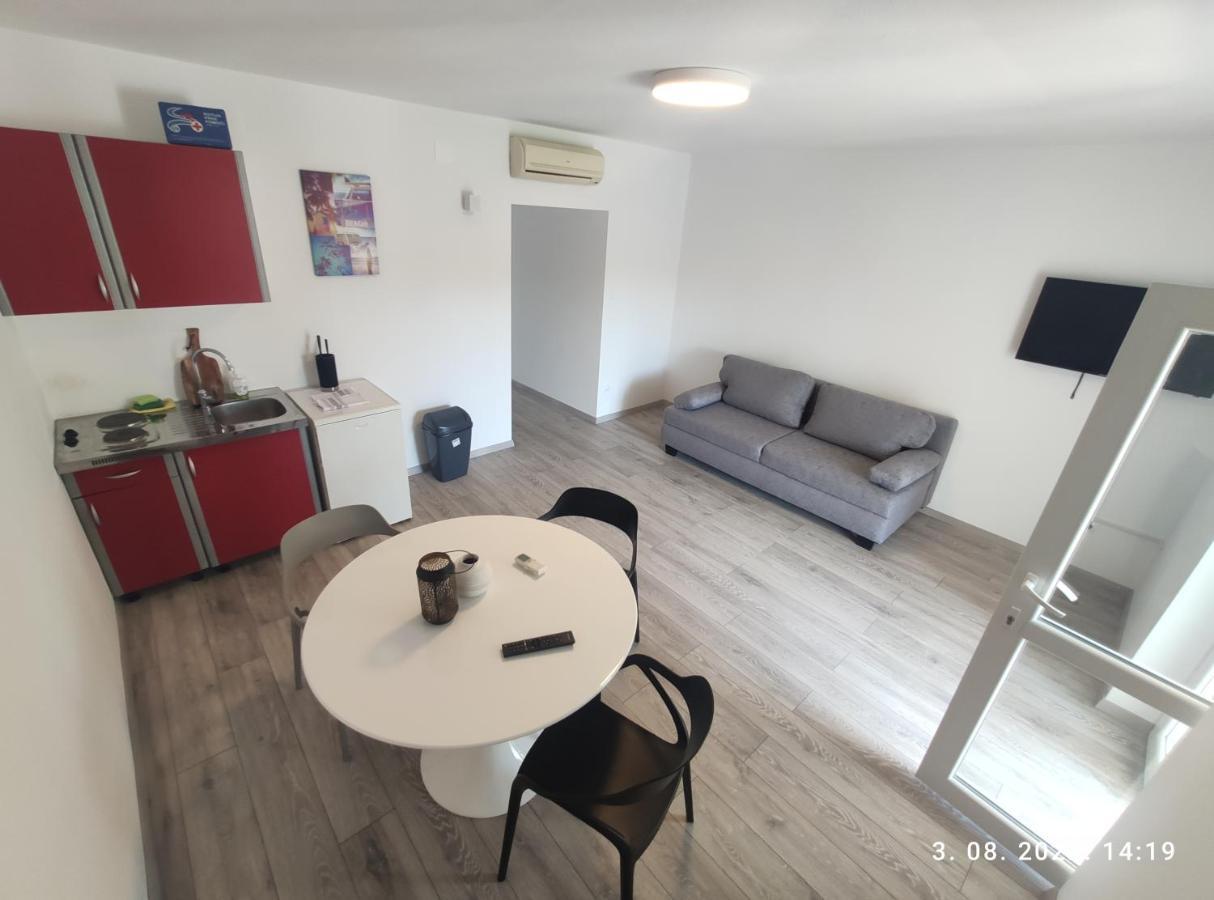 Aqua Apartments Omiš Kültér fotó