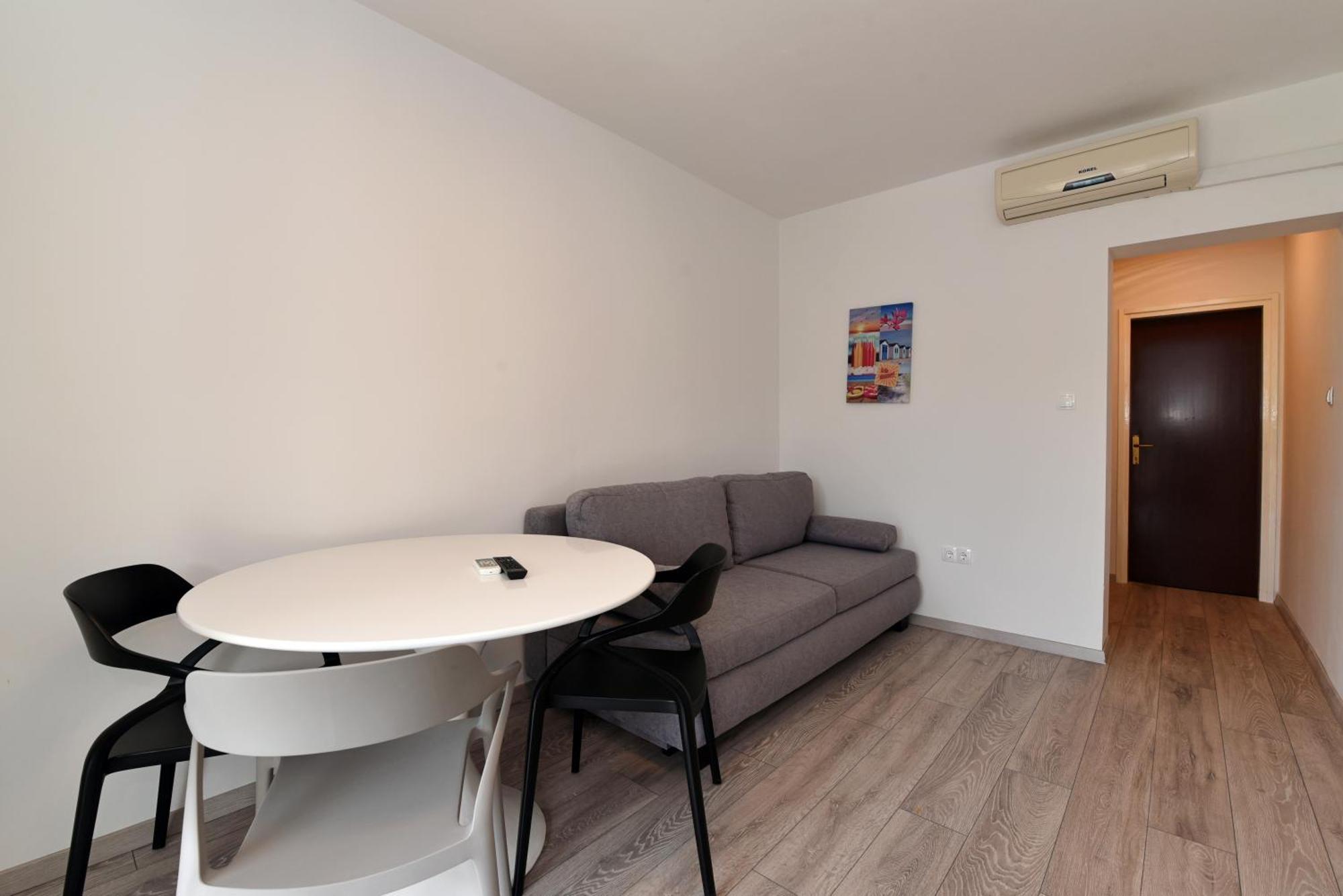 Aqua Apartments Omiš Kültér fotó