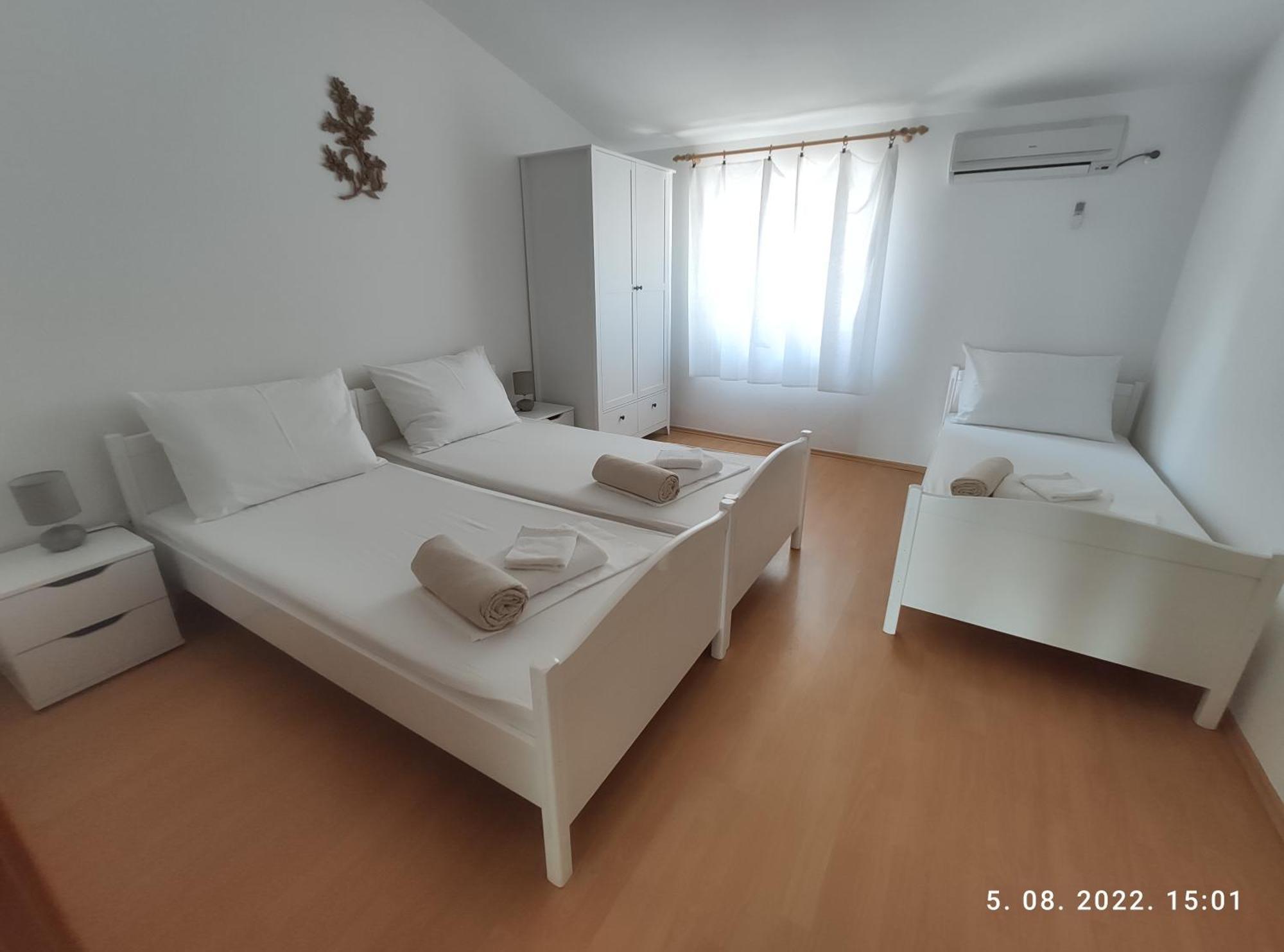 Aqua Apartments Omiš Szoba fotó